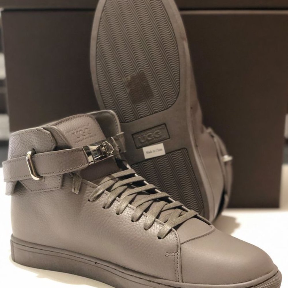 UGG OZWEAR Sheepskin Water Resistant MENS Shoe - Picture 4 of 8